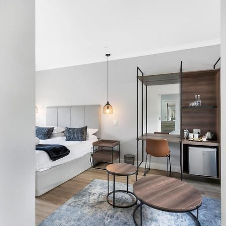 30 On Whites Guesthouse Bloemfontein Ngoại thất bức ảnh