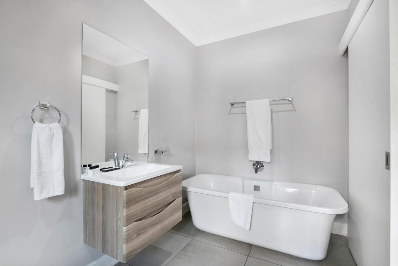 30 On Whites Guesthouse Bloemfontein Ngoại thất bức ảnh