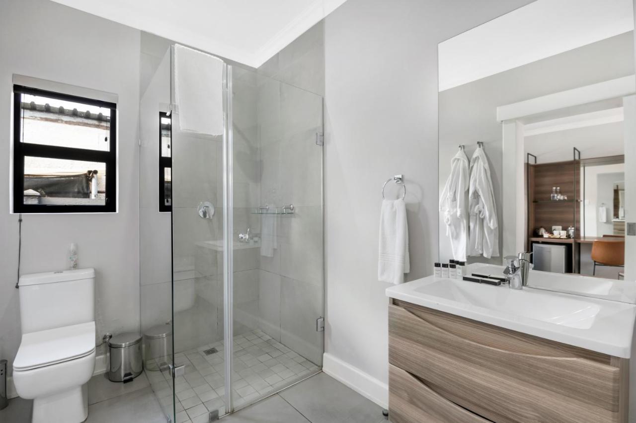30 On Whites Guesthouse Bloemfontein Ngoại thất bức ảnh