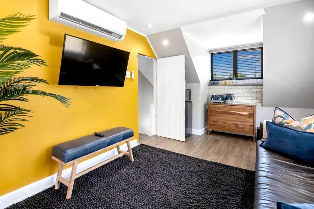 30 On Whites Guesthouse Bloemfontein Ngoại thất bức ảnh