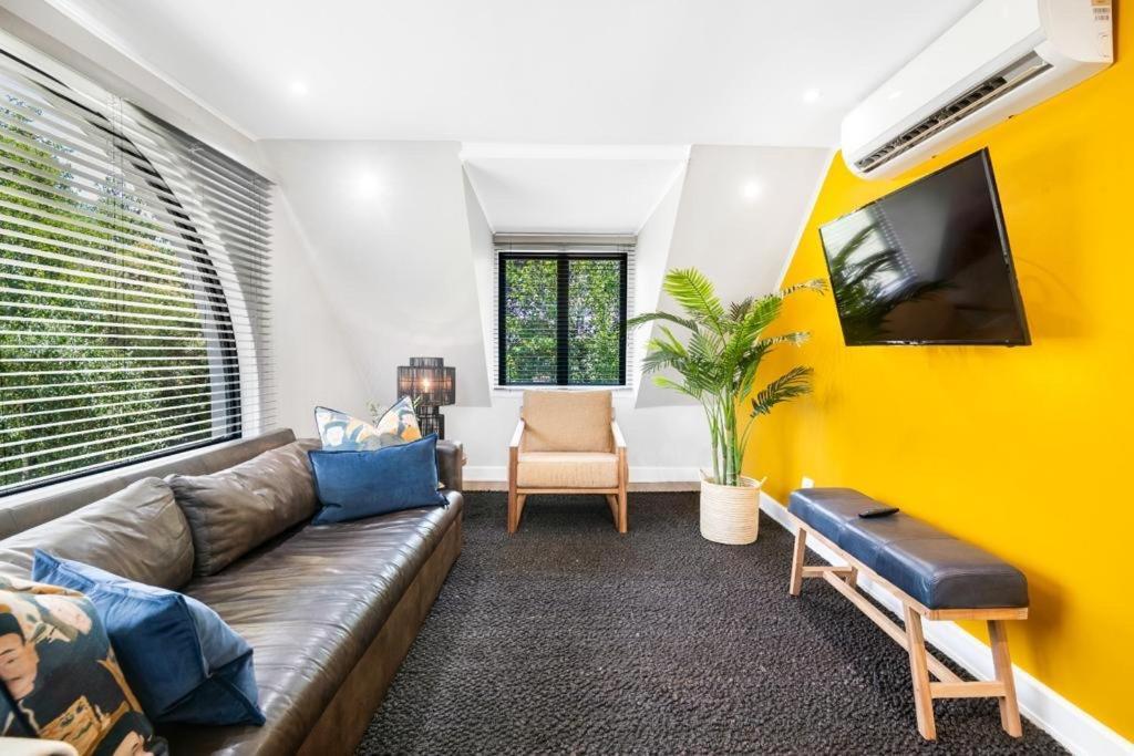 30 On Whites Guesthouse Bloemfontein Ngoại thất bức ảnh