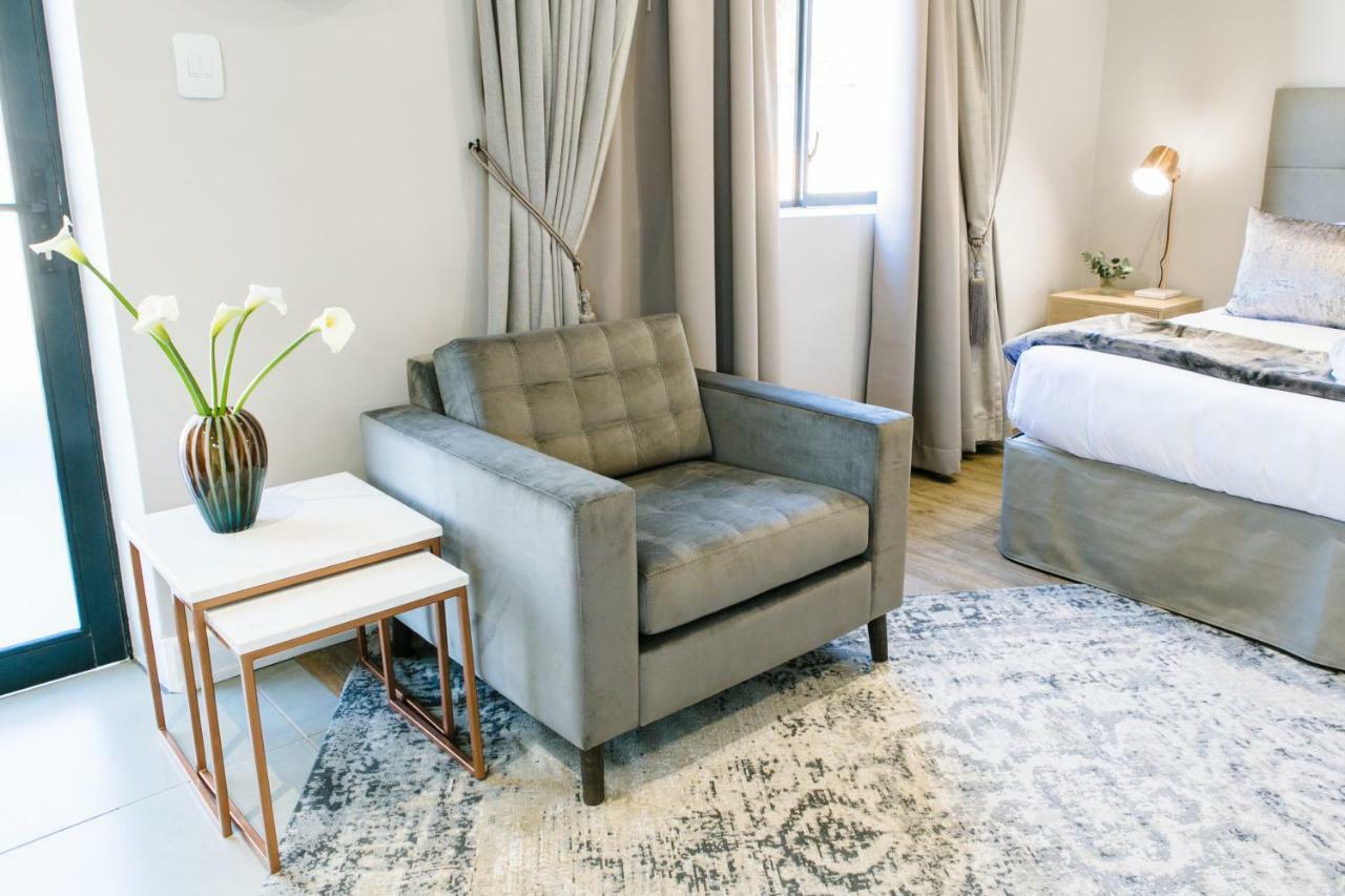 30 On Whites Guesthouse Bloemfontein Ngoại thất bức ảnh