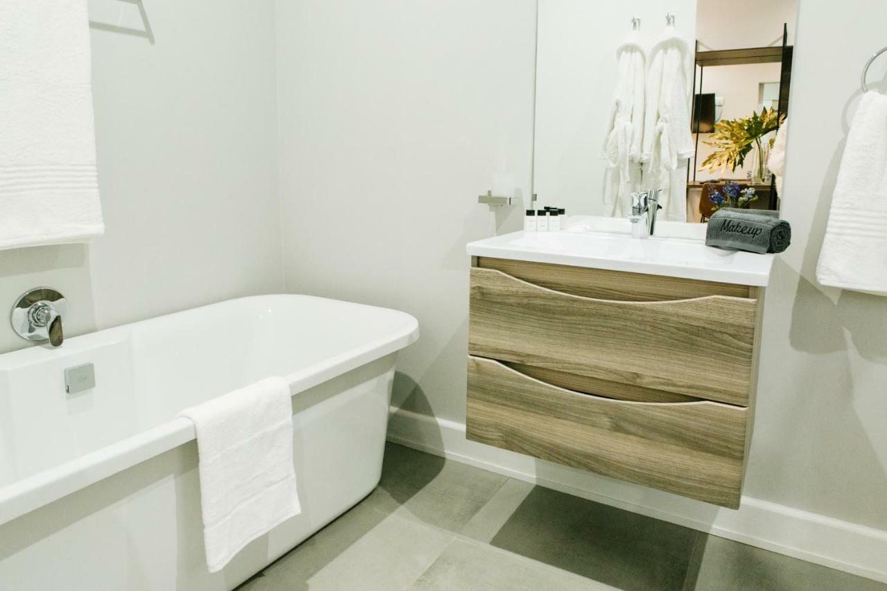 30 On Whites Guesthouse Bloemfontein Ngoại thất bức ảnh