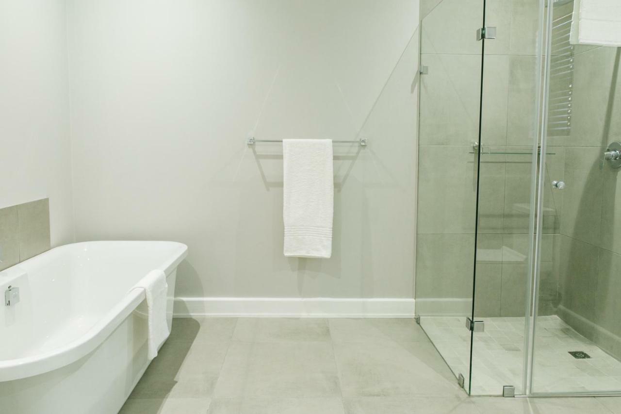 30 On Whites Guesthouse Bloemfontein Ngoại thất bức ảnh