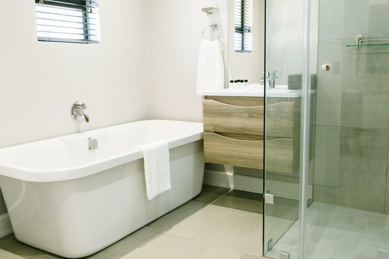 30 On Whites Guesthouse Bloemfontein Ngoại thất bức ảnh