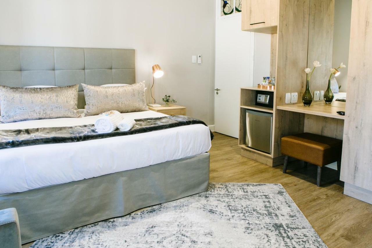 30 On Whites Guesthouse Bloemfontein Ngoại thất bức ảnh