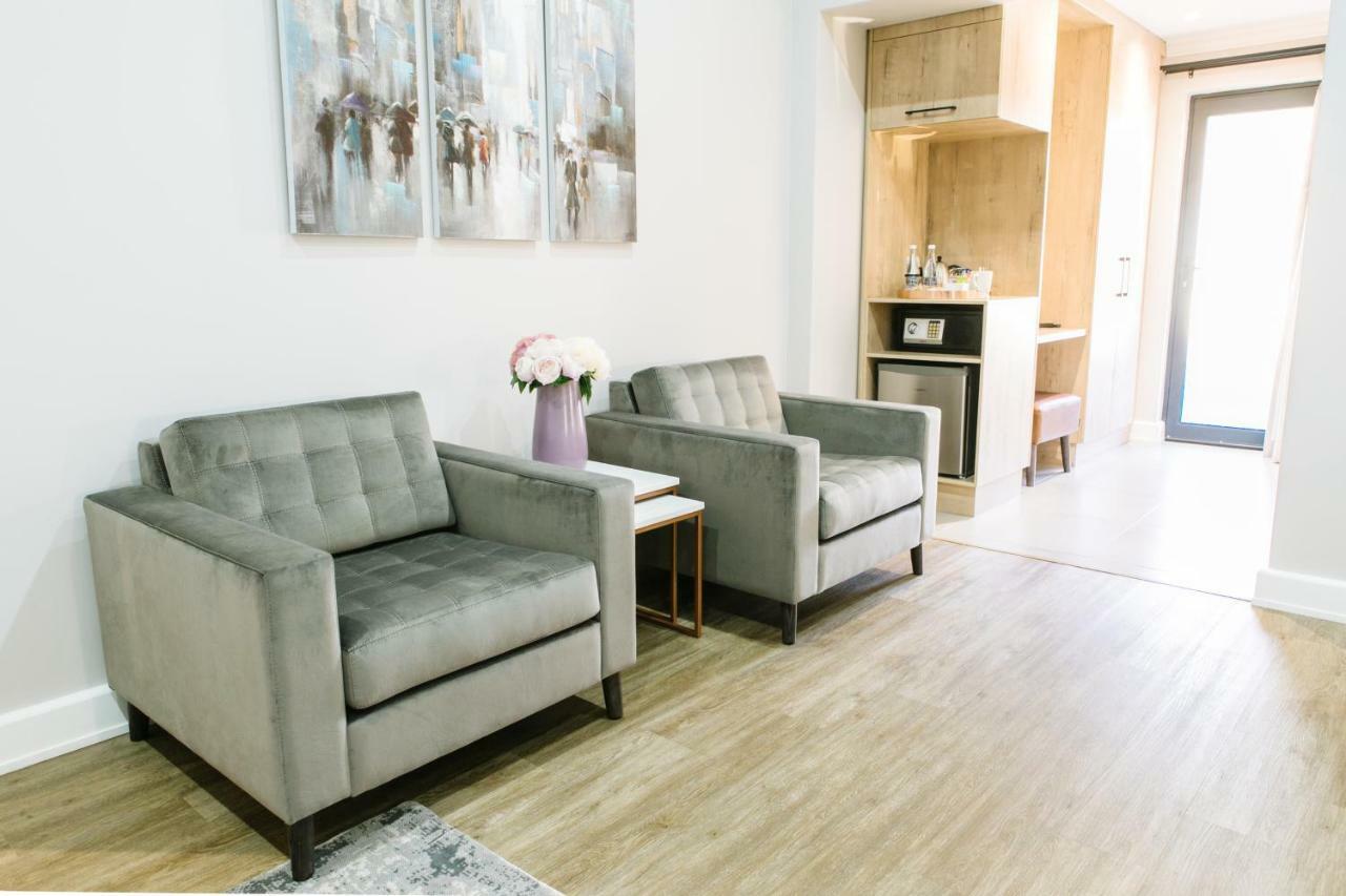 30 On Whites Guesthouse Bloemfontein Ngoại thất bức ảnh