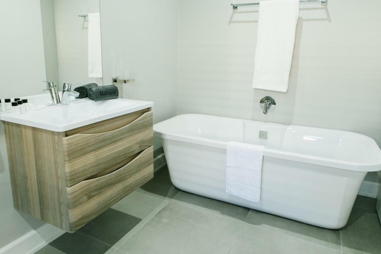 30 On Whites Guesthouse Bloemfontein Ngoại thất bức ảnh