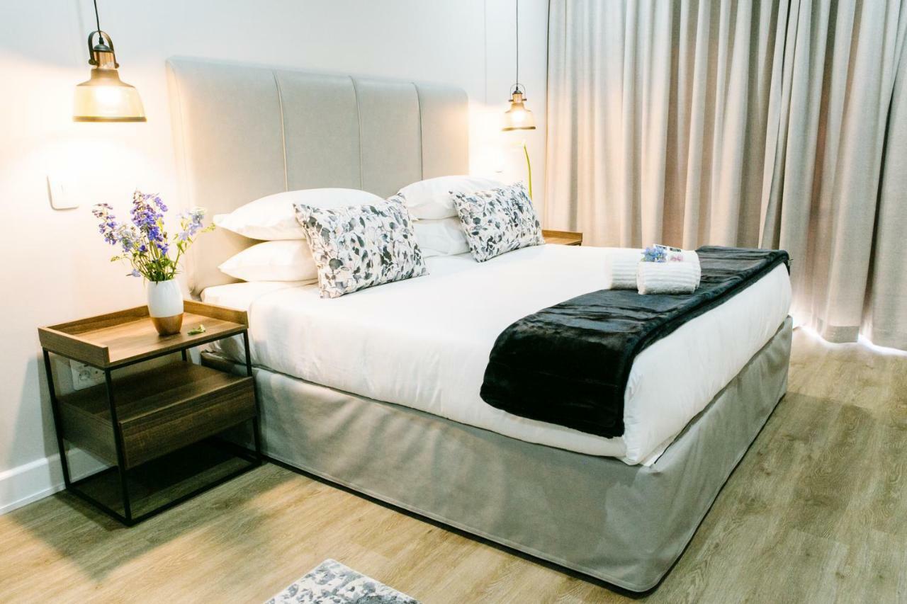30 On Whites Guesthouse Bloemfontein Ngoại thất bức ảnh