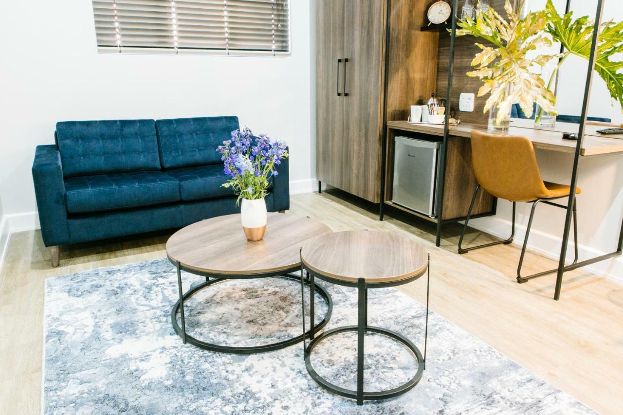 30 On Whites Guesthouse Bloemfontein Ngoại thất bức ảnh