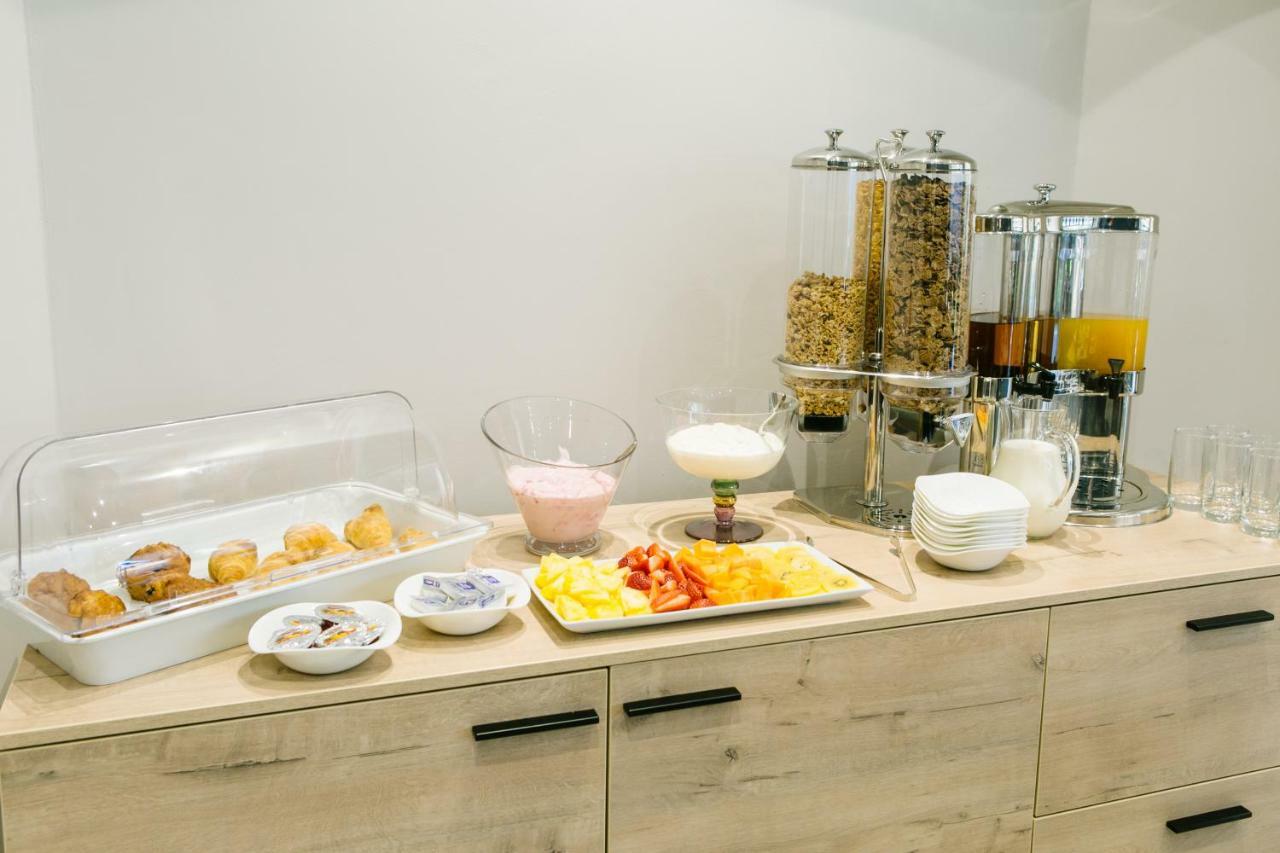 30 On Whites Guesthouse Bloemfontein Ngoại thất bức ảnh